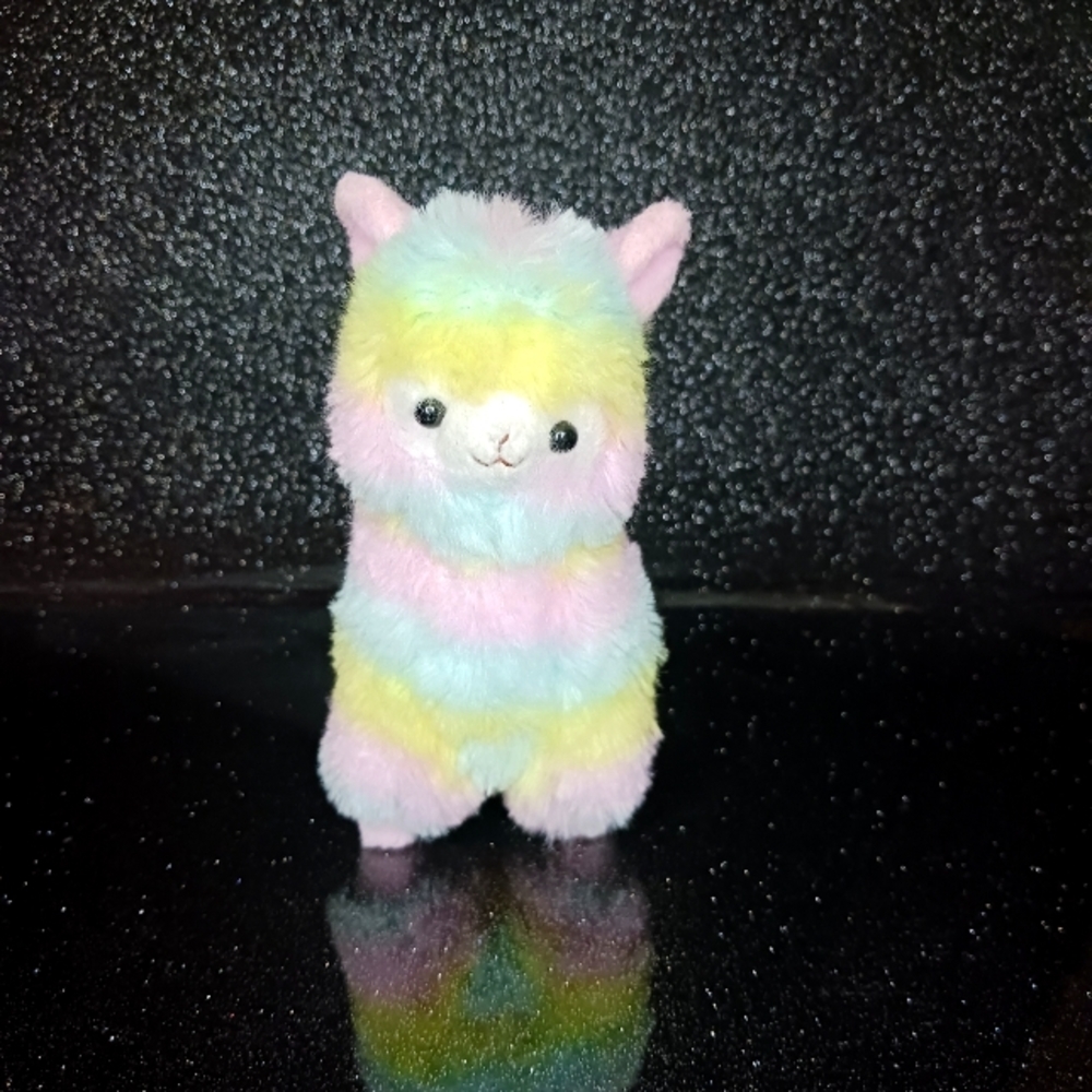 Amuse Alpacasso Rainbow Alpaca Tiny Plushi.